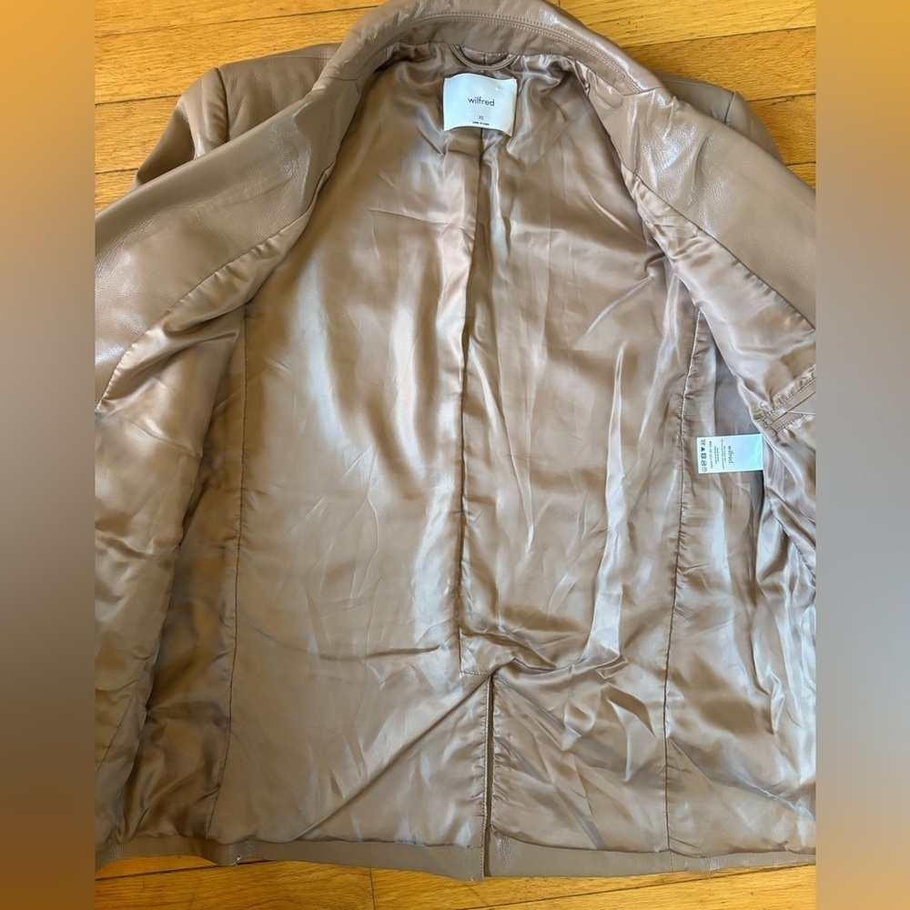 Aritiza - Wilfred single breasted Blazer - Picture 10 of 15